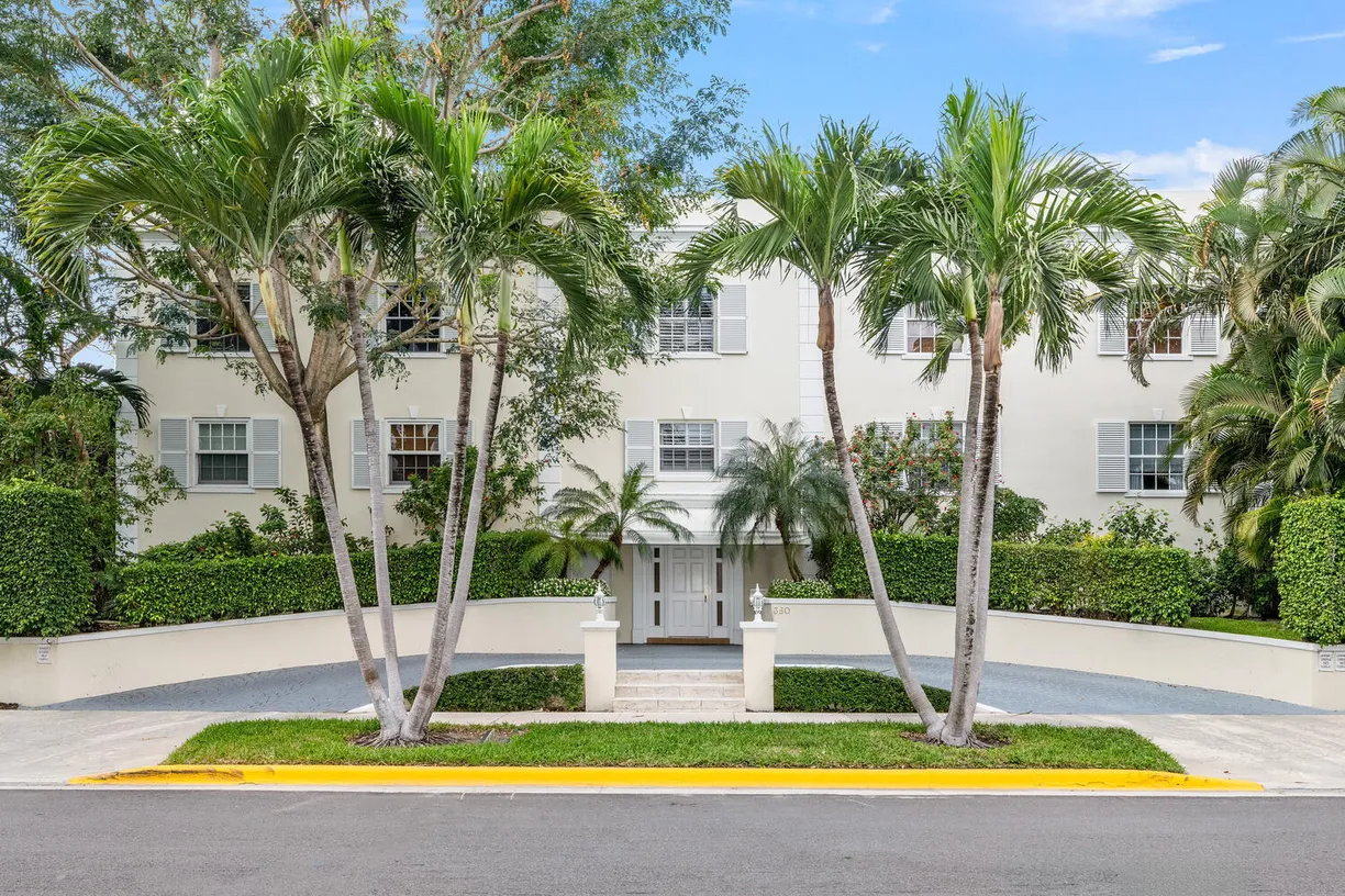 South Florida Real Estate | View 350 Cocoanut Row, 3a | 2 Beds, 2 Baths