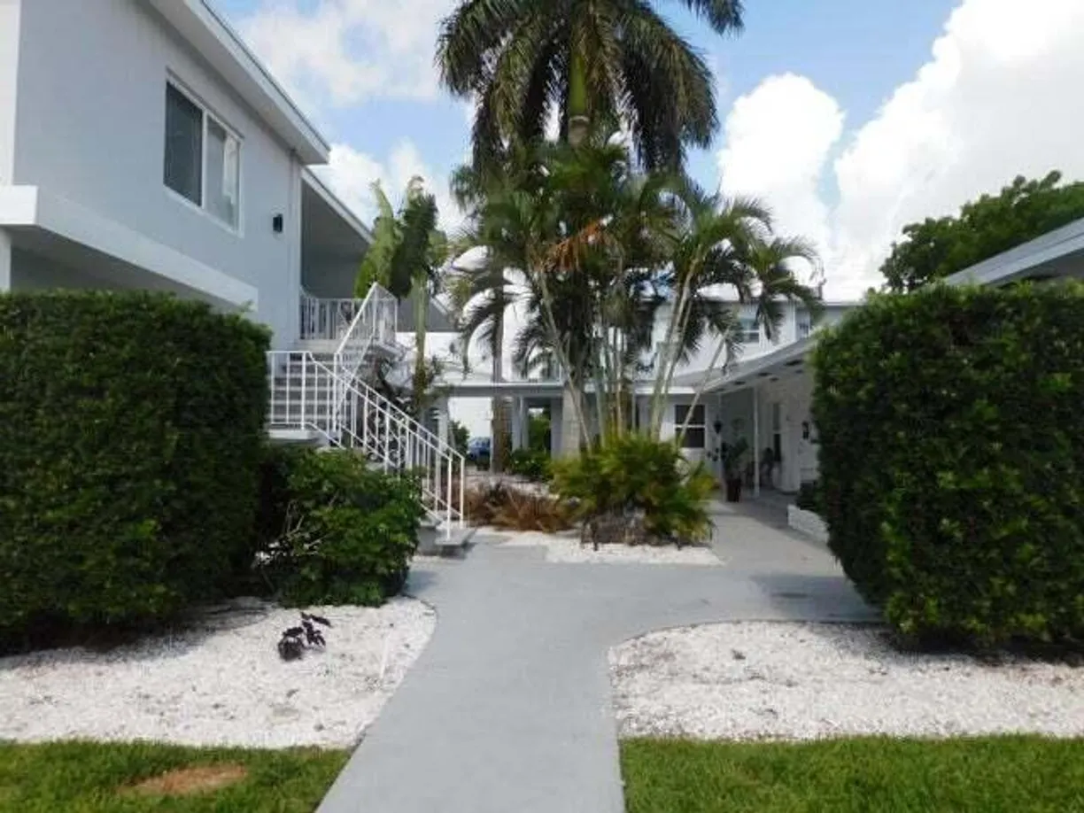 South Florida Real Estate | View 15 S Palmway, 14 | Listing