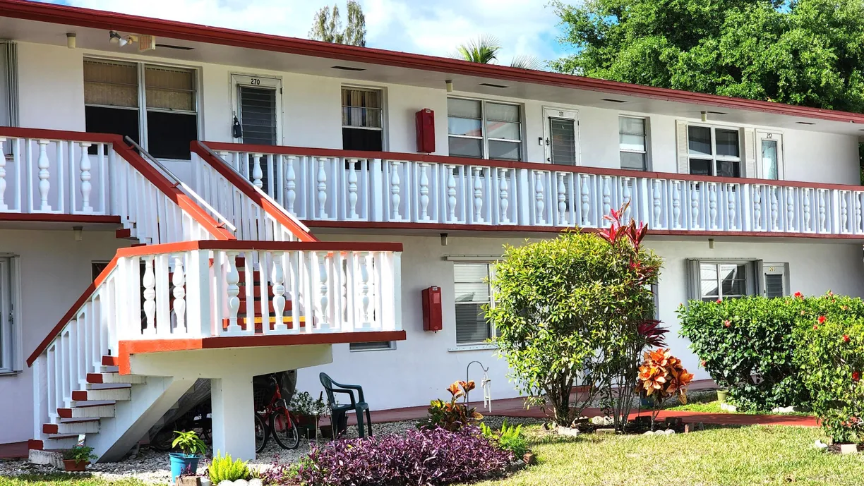 South Florida Real Estate | View 270 Northampton | 2 Beds, 1 Bath