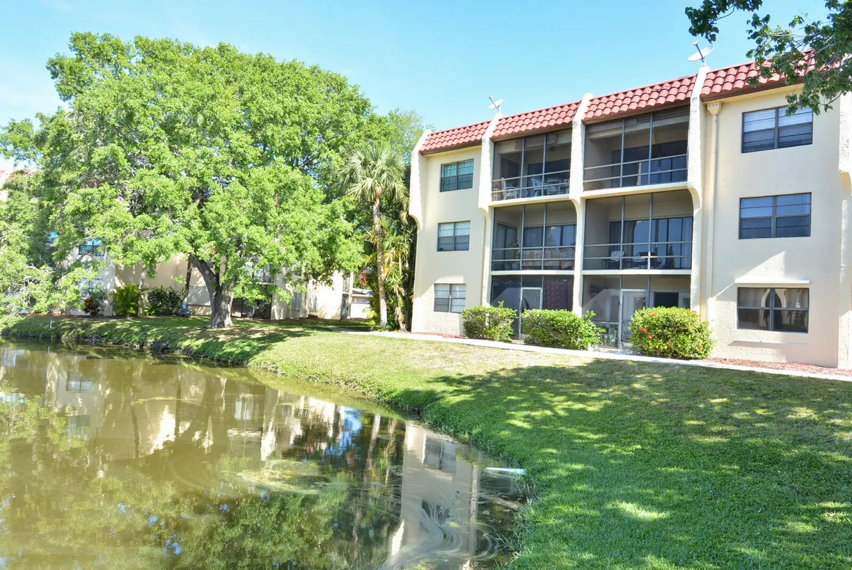 South Florida Real Estate | View 2050 Oleander Boulevard, 7303 | 1 Bed, 1 Bath