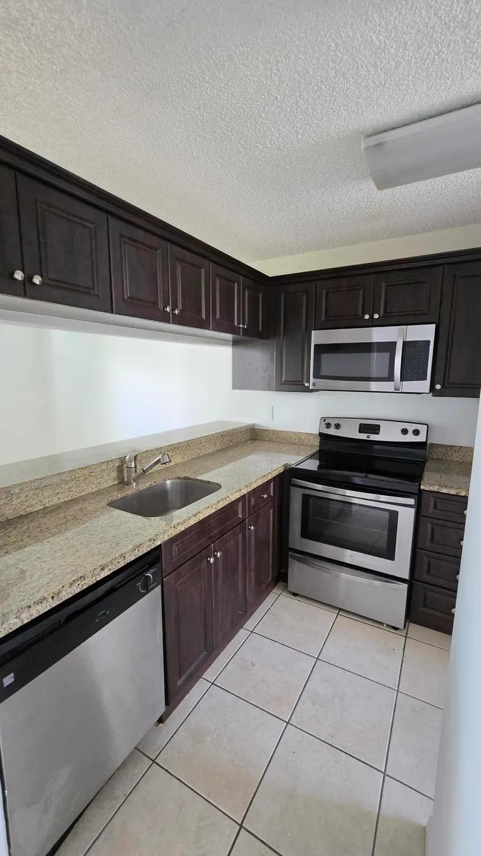 South Florida Real Estate | View 1105 Glenmoor Drive | Listing