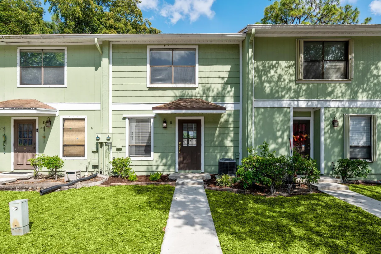 South Florida Real Estate | View 832 Hill Drive, D | 2 Beds, 1 Bath
