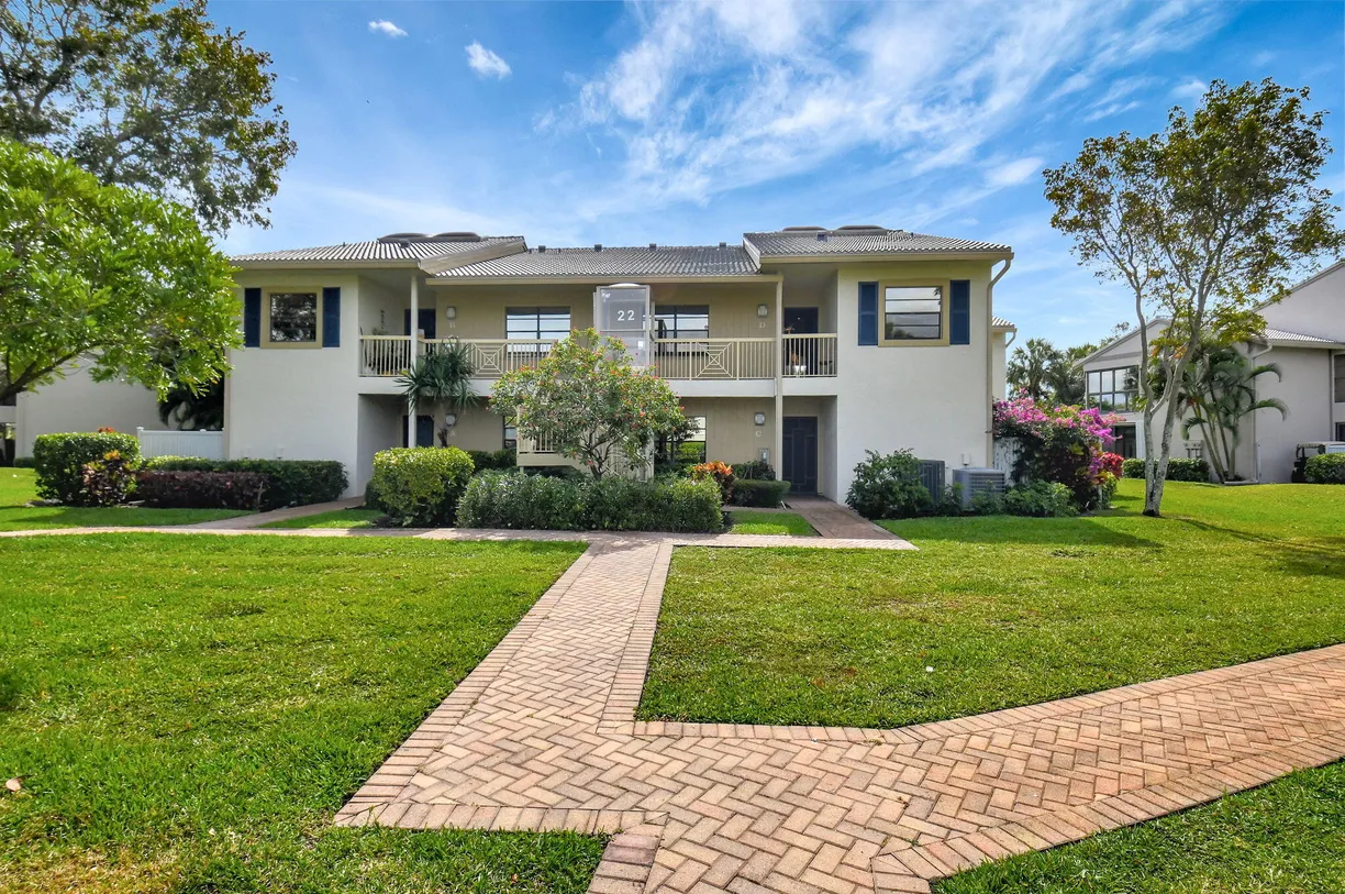 South Florida Real Estate | View 22 Eastgate Drive, D | 3 Beds, 2 Baths