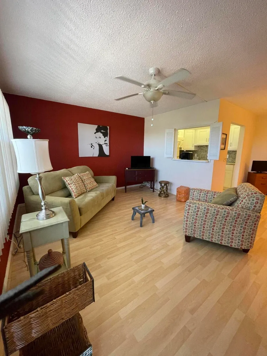 South Florida Real Estate | View 4028 Ellesmere B, 4028 | 1 Bed, 1 Bath
