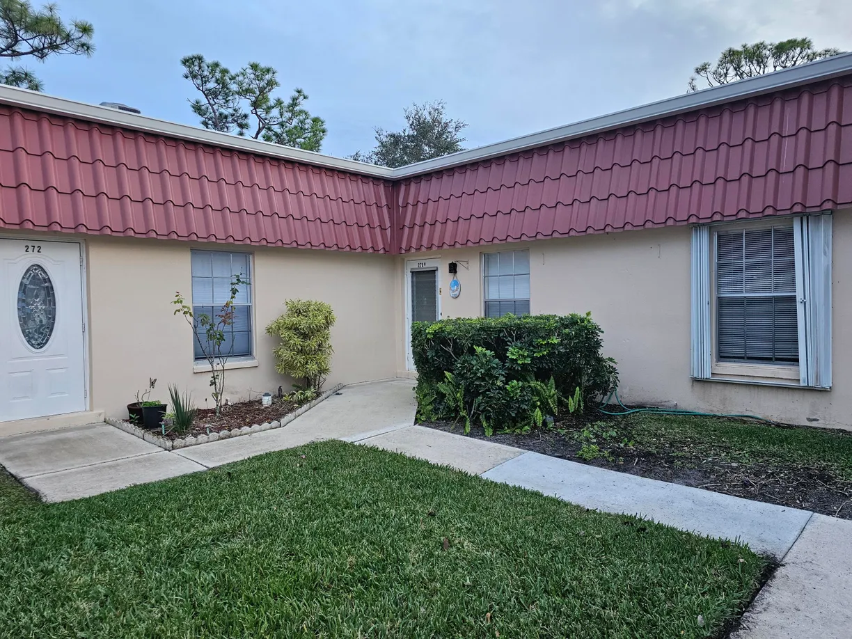 South Florida Real Estate | View 270 Cape Cod B Circle, B | 2 Beds, 2 Baths
