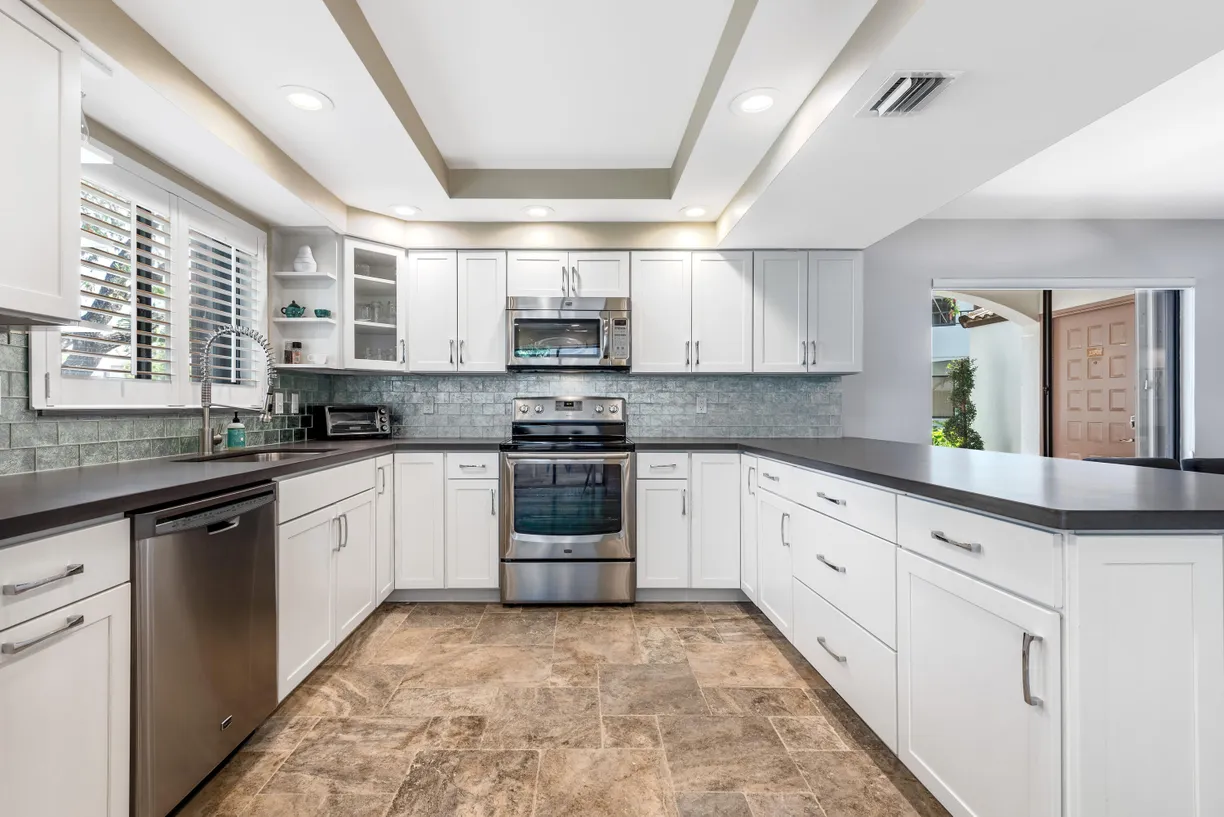 South Florida Real Estate | View 7338 Clunie Place, 13701 | 2 Beds, 2 Baths