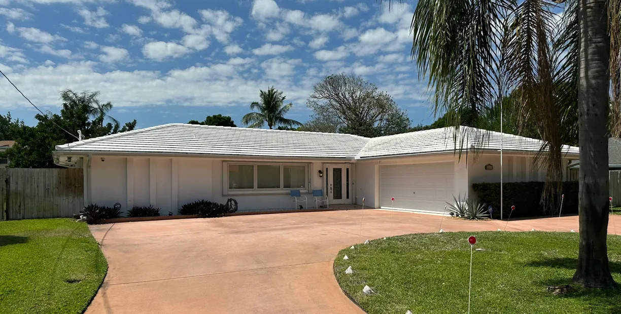 South Florida Real Estate | View 8111 W Lake Drive | Listing