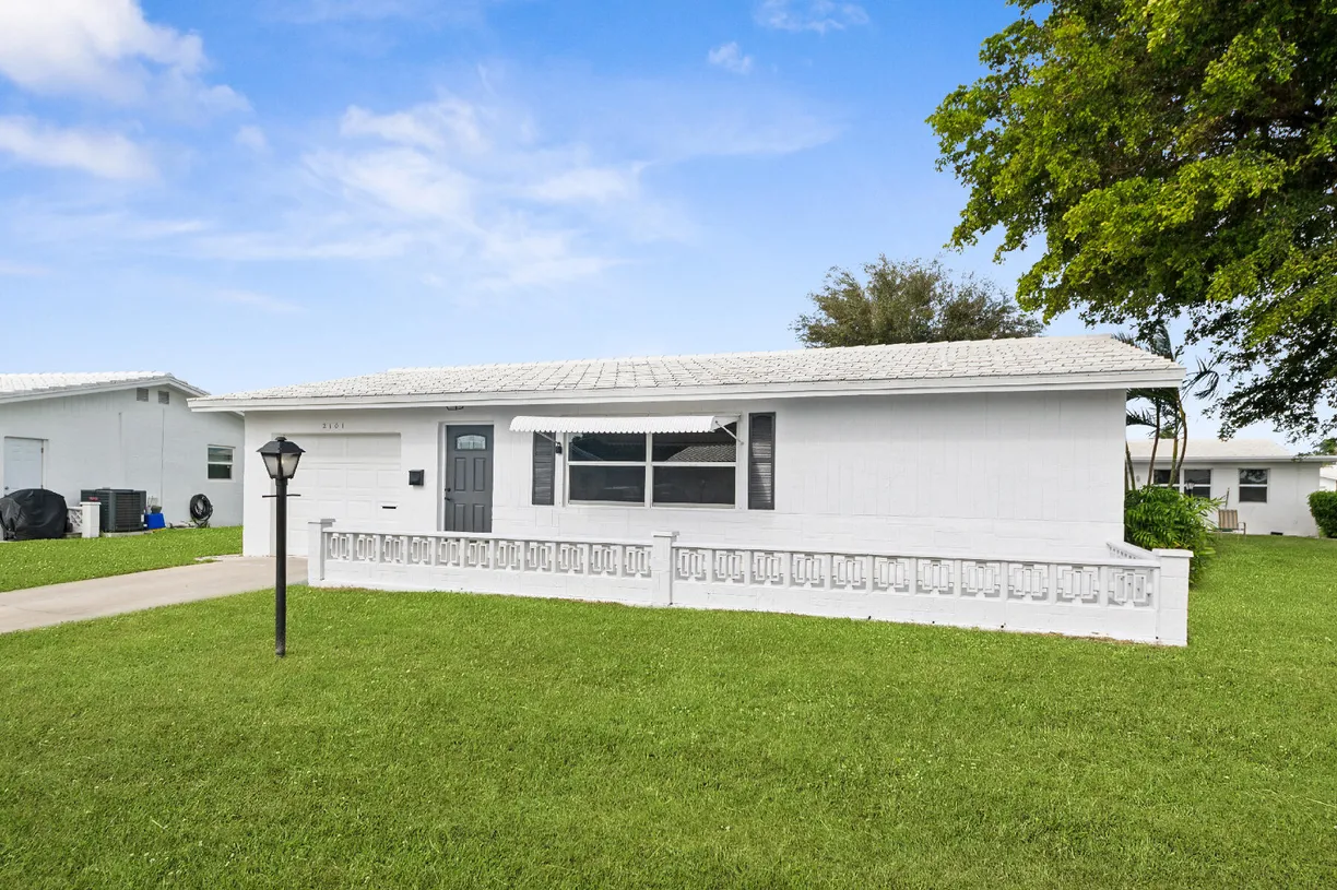 South Florida Real Estate | View 2101 Verdi Drive | 2 Beds, 2 Baths