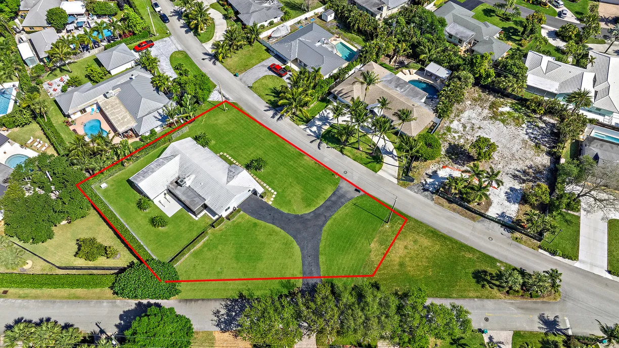 South Florida Real Estate | View 121 River Drive | 4 Beds, 2 Baths