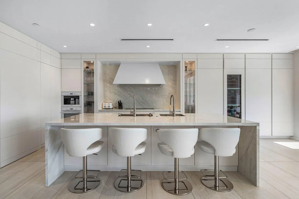 South Florida Real Estate | View 200 SE Mizner Boulevard, 605 | Listing