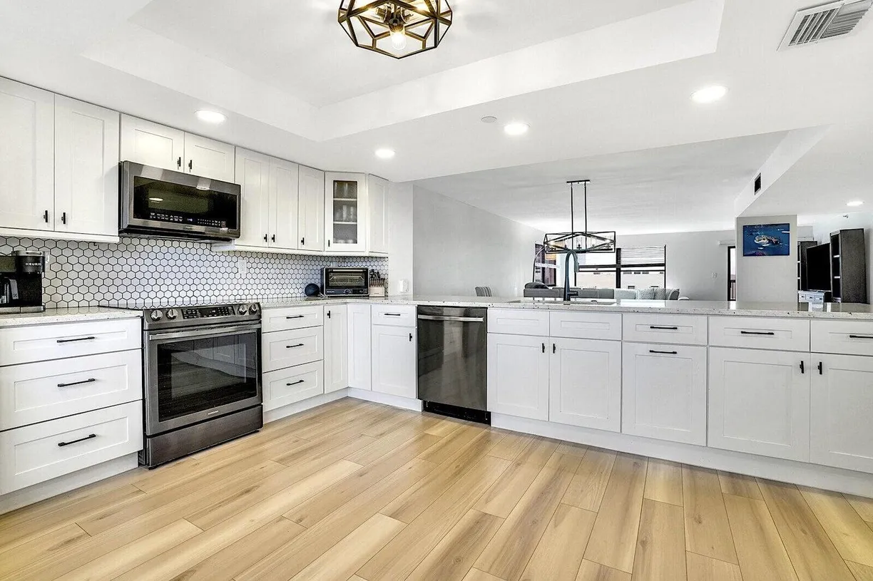 South Florida Real Estate | View 374 Golfview Road, 602 | Listing