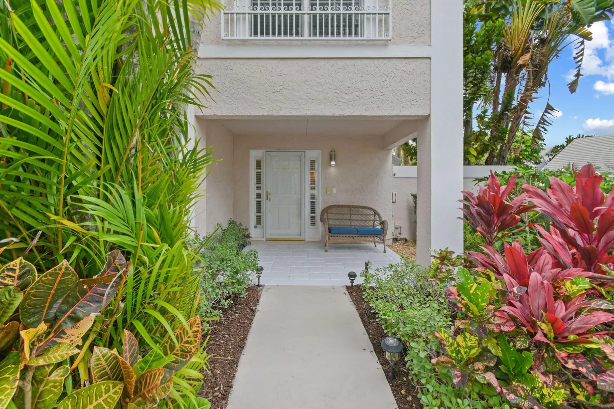 South Florida Real Estate | View 61 Dorchester Circle | Listing