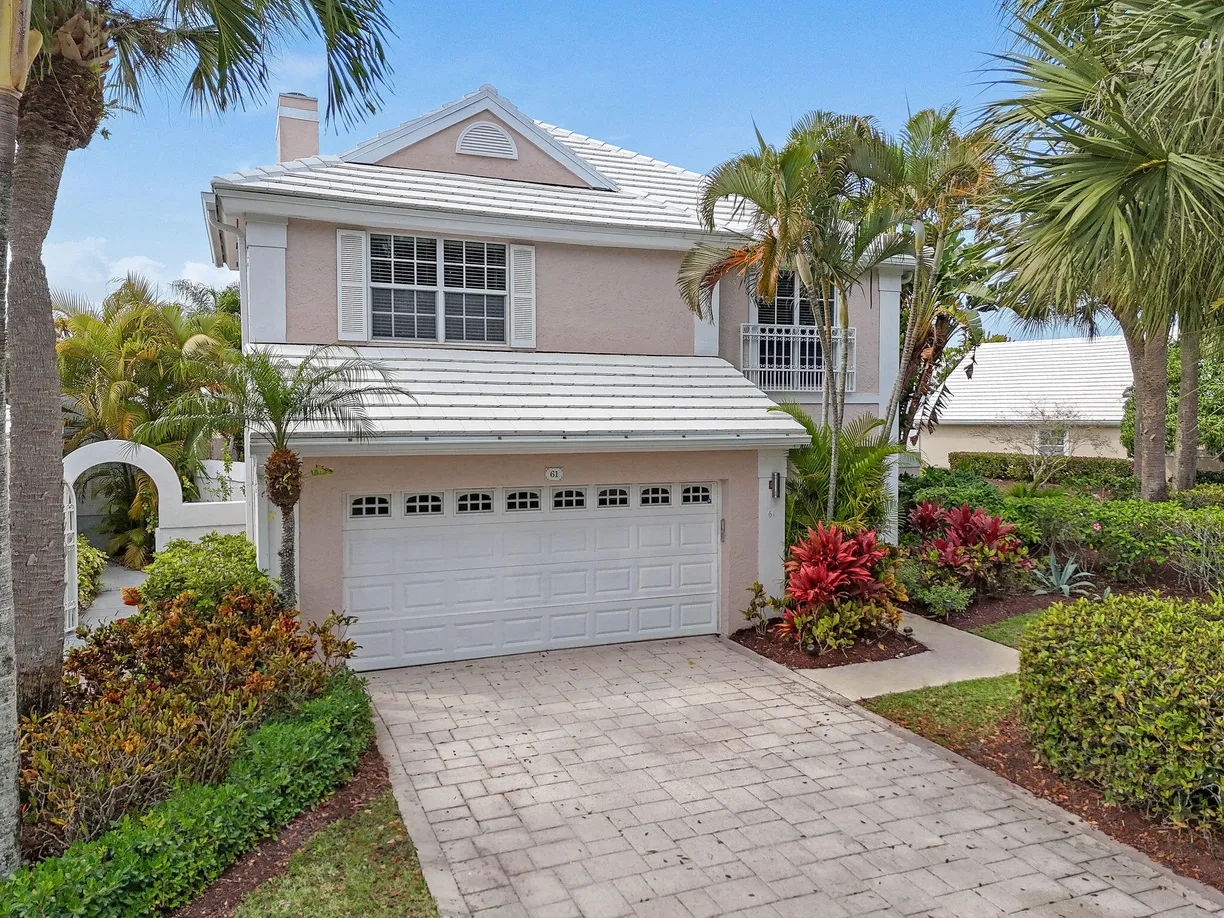 South Florida Real Estate | View 61 Dorchester Circle | 3 Beds, 2 Baths