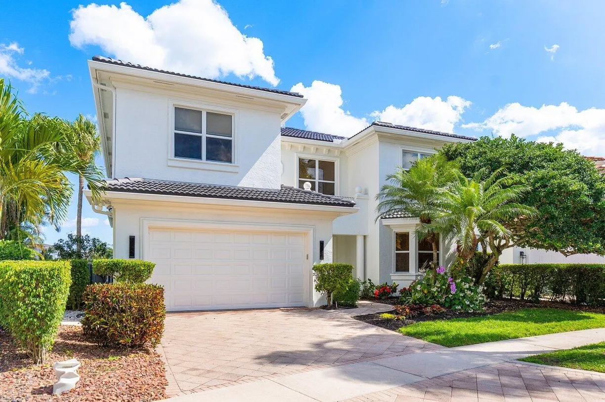 South Florida Real Estate | View 4120 NW Briarcliff Circle | Listing