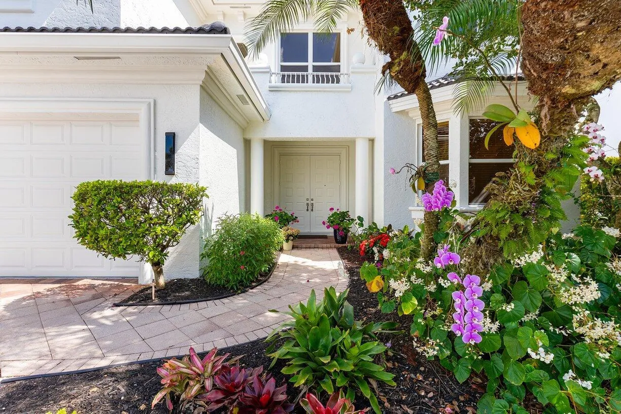 South Florida Real Estate | View 4120 NW Briarcliff Circle | Listing