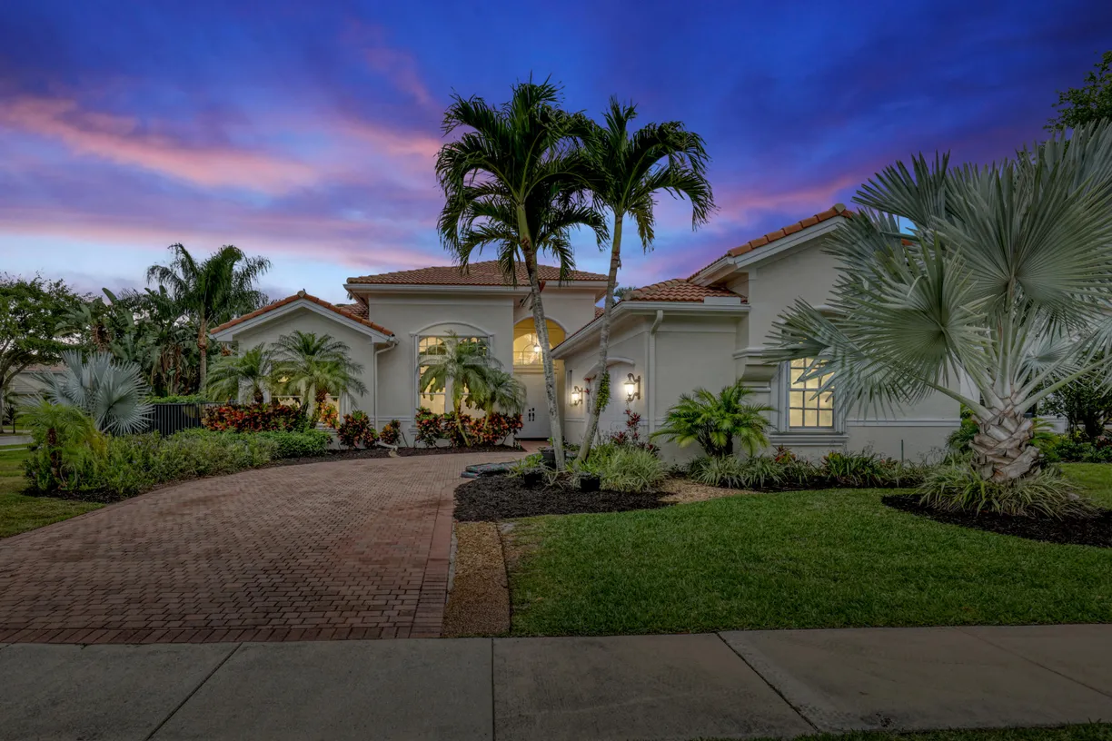 South Florida Real Estate | View 8888 Rockridge Glen Cove | 5 Beds, 3 Baths
