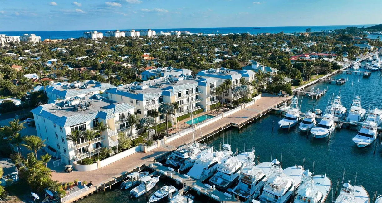 South Florida Real Estate | View 184 Lake Drive Drive, 3201 | 3 Beds, 3 Baths