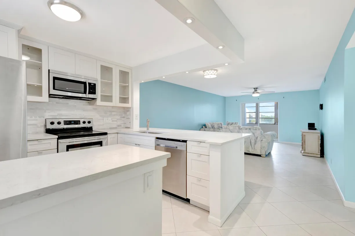 South Florida Real Estate | View 2601 NE 3rd Court, 3120 | 2 Beds, 2 Baths