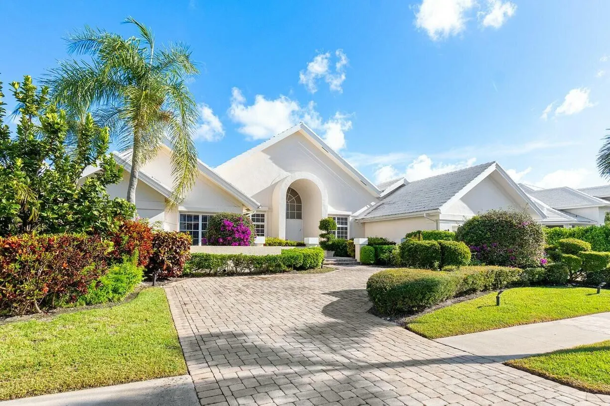 South Florida Real Estate | View 4869 Tallowwood Lane | 4 Beds, 5 Baths