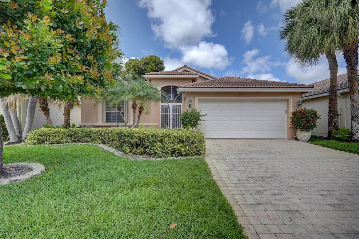 South Florida Real Estate | View 6523 Via Trento | 3 Beds, 2 Baths