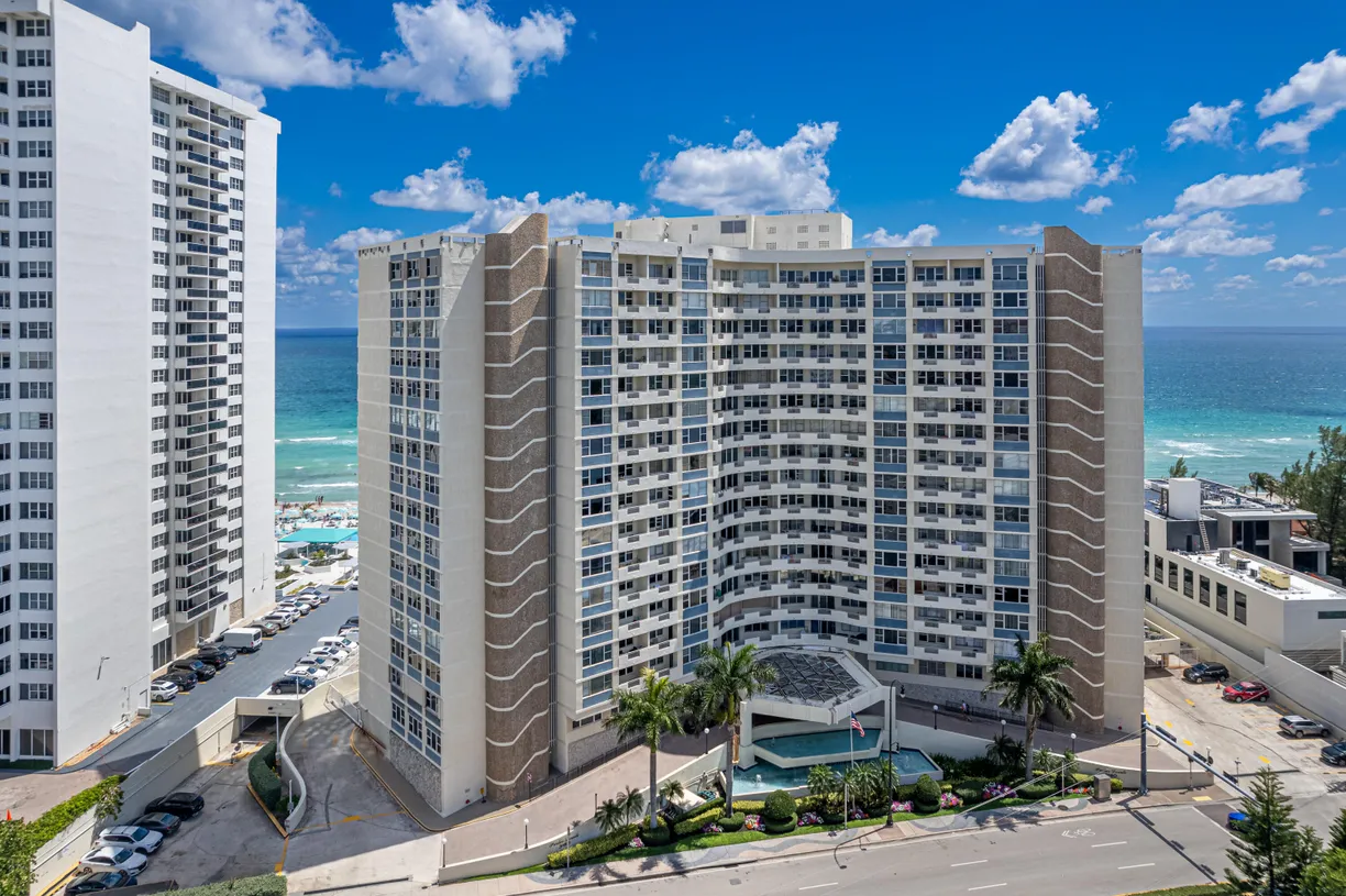 South Florida Real Estate | View 3180 S Ocean Drive, 1617 | 1 Bed, 1 Bath