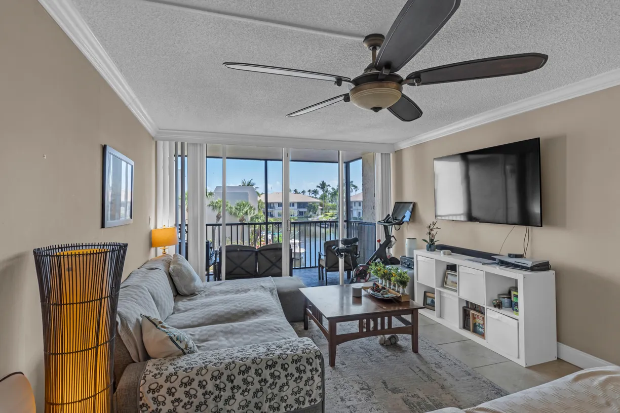 South Florida Real Estate | View 6 Royal Palm Way, 307 | Listing