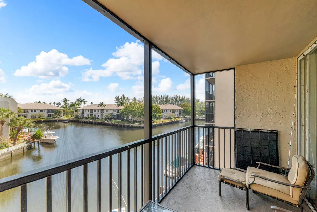 South Florida Real Estate | View 6 Royal Palm Way, 307 | Listing