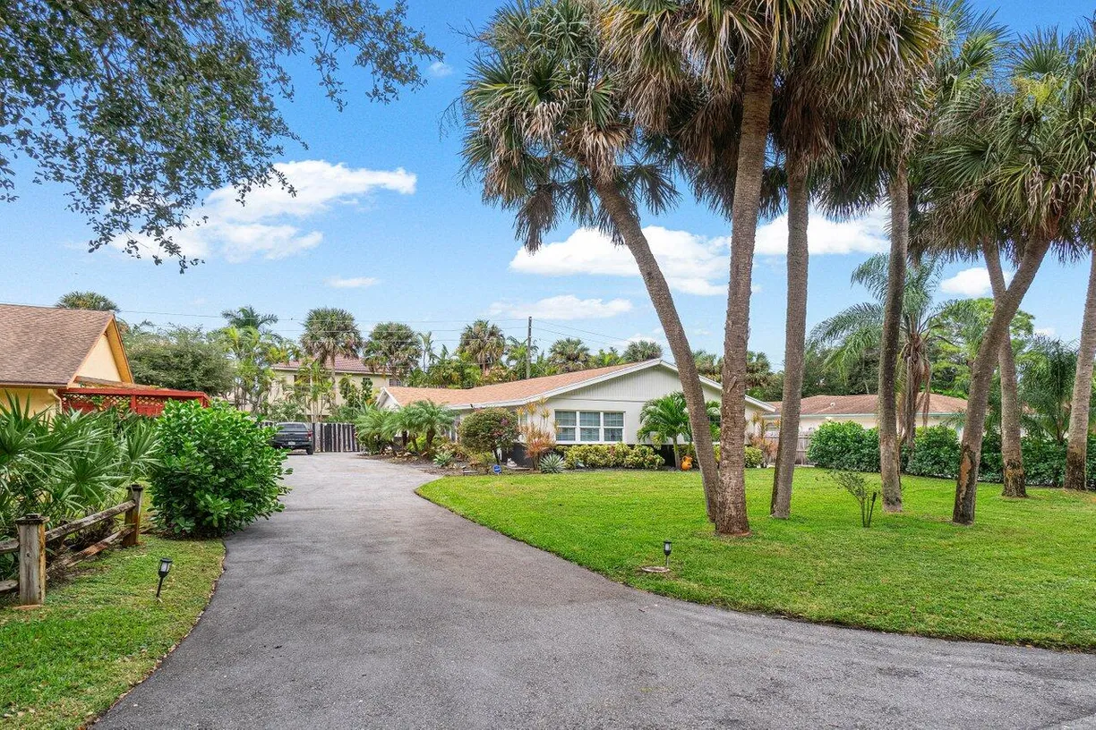 South Florida Real Estate | View 4323 Redding Road | 3 Beds, 2 Baths