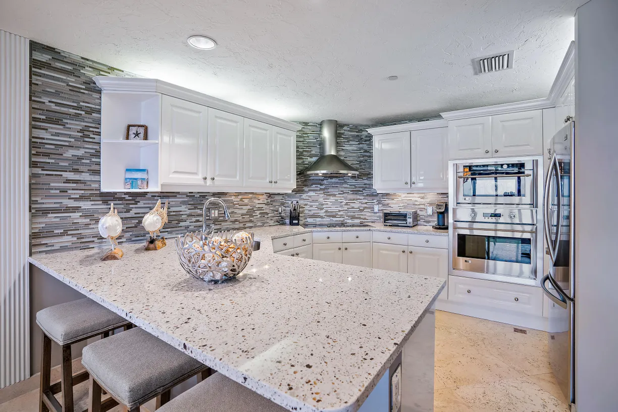 South Florida Real Estate | View 800 Ocean Drive, 203 | Listing