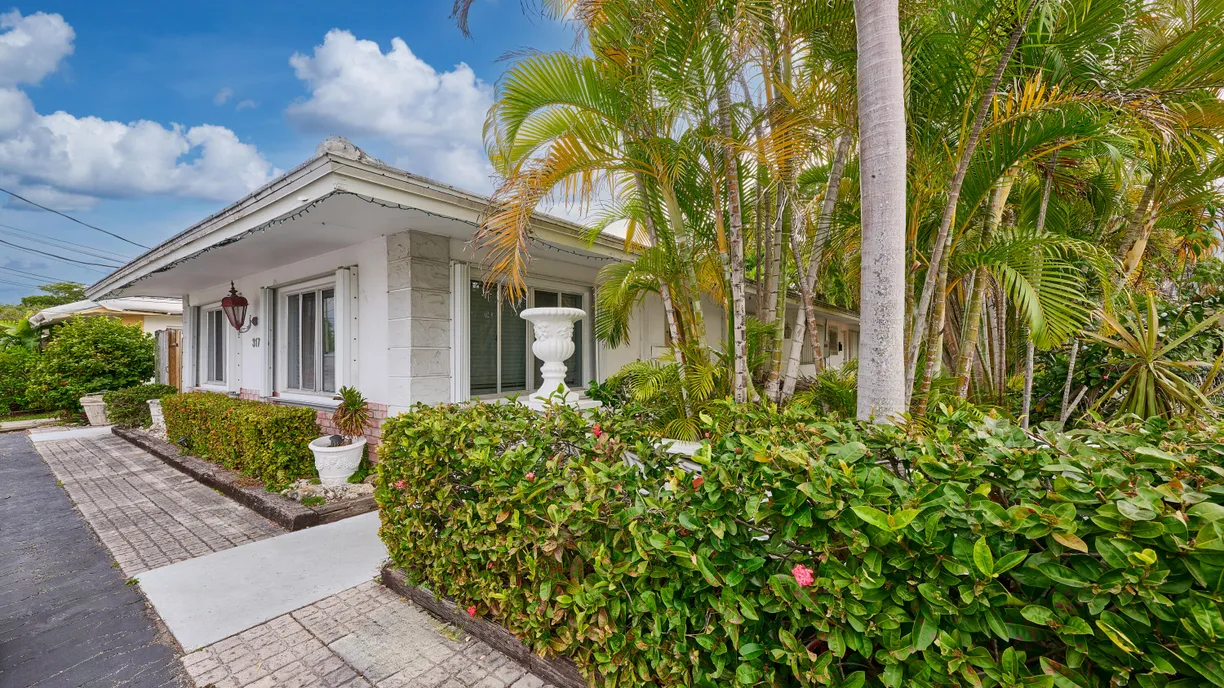 South Florida Real Estate | View 317 SE 12 Avenue, 1-3