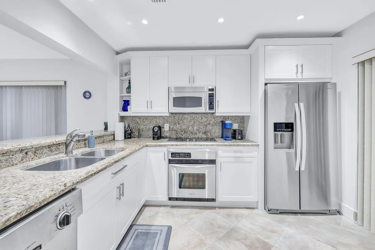 South Florida Real Estate | View 351 Club 210 Circle, 210 | Listing
