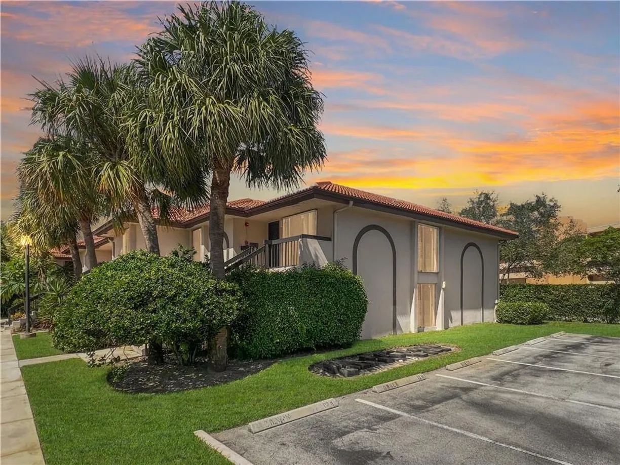 South Florida Real Estate | View 351 Club 210 Circle, 210 | Listing