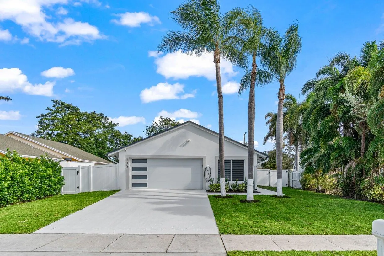 South Florida Real Estate | View 719 NE 9th Avenue | 3 Beds, 2 Baths