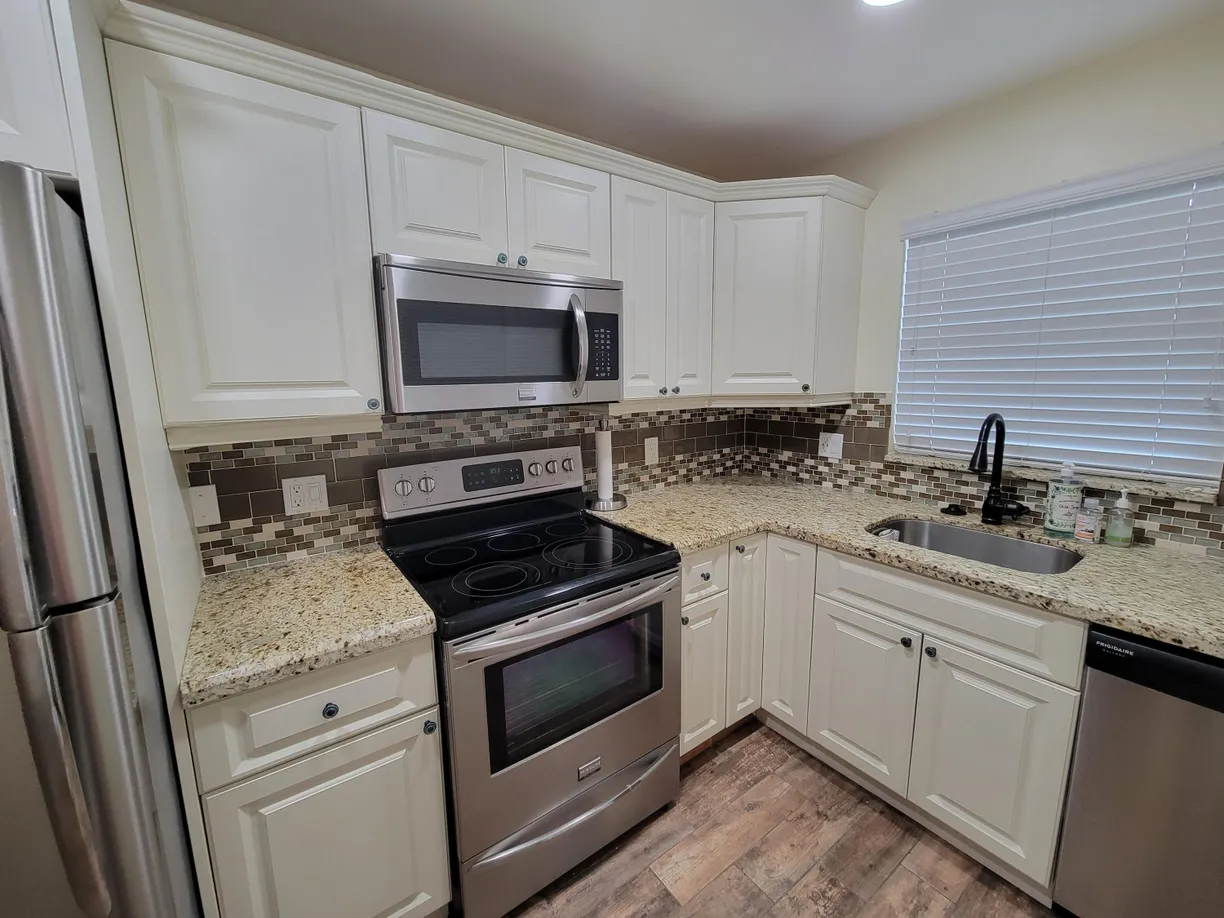 South Florida Real Estate | View 1340 NE 28th Avenue, 137 | 1 Bed, 1 Bath