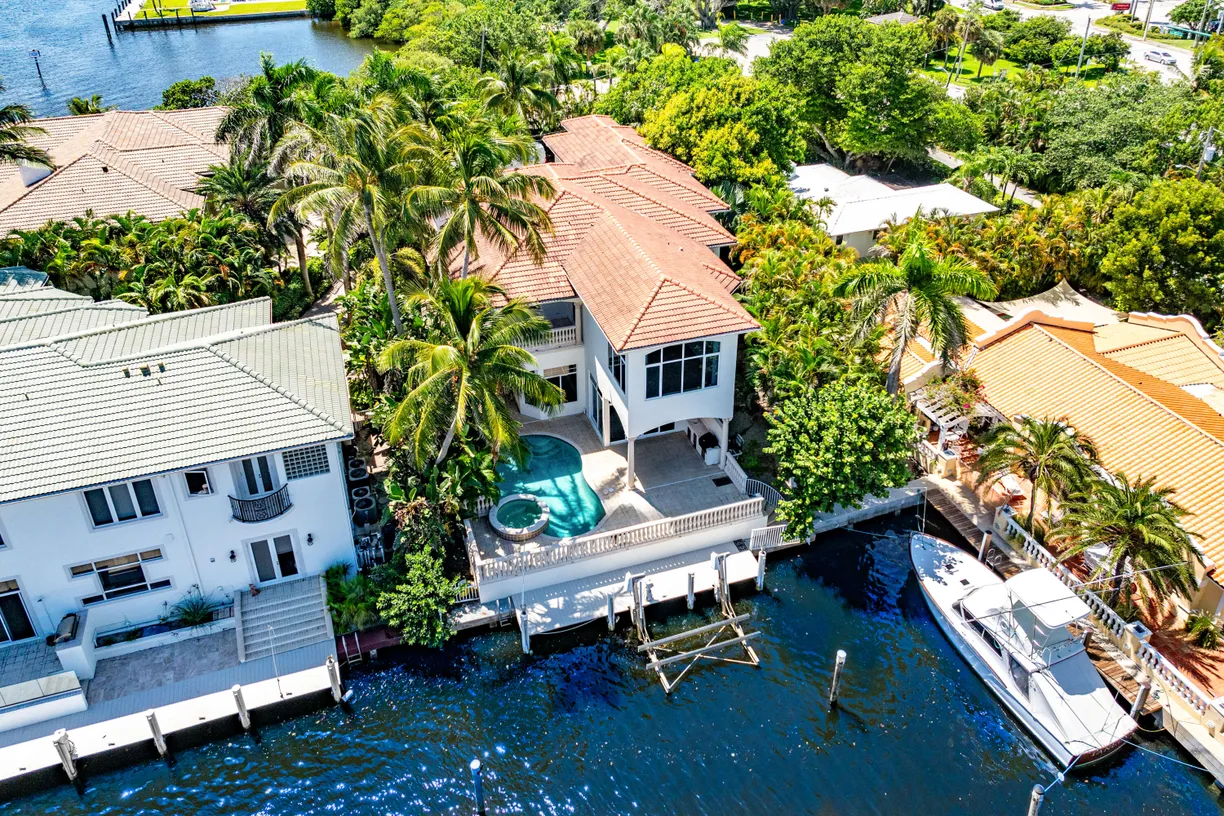 South Florida Real Estate | View 709 SE 10th Street | 6 Beds, 6 Baths
