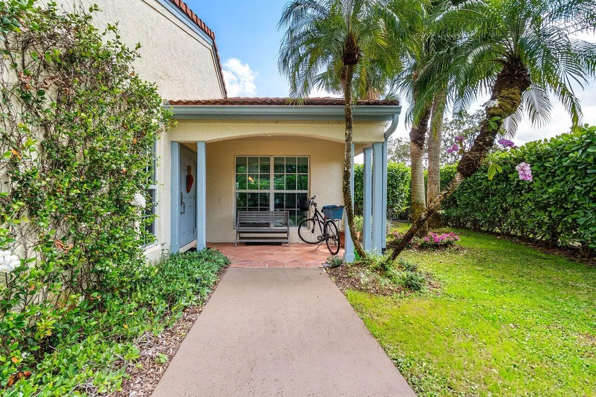 South Florida Real Estate | View 2320 Las Casitas Drive | 2 Beds, 2 Baths
