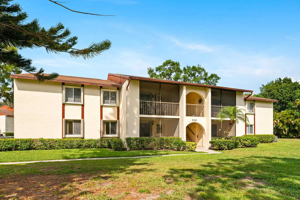 South Florida Real Estate | View 4885 Sable Pine Circle, C1 | 2 Beds, 2 Baths