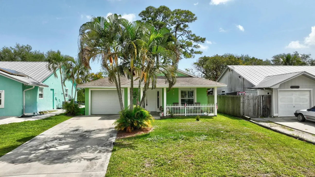 South Florida Real Estate | View 5345 SE Horizon Avenue | 2 Beds, 2 Baths