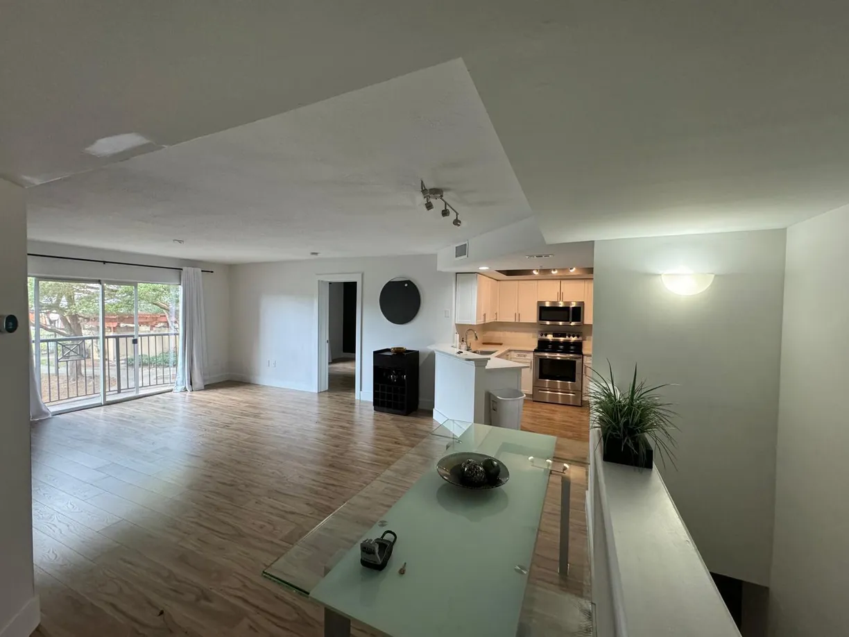 South Florida Real Estate | View 4155 N Haverhill Road, 1405 | 2 Beds, 2 Baths
