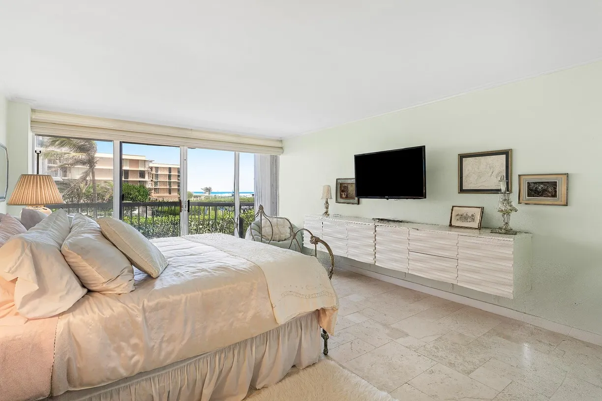 South Florida Real Estate | View 3250 S Ocean 205 N Boulevard, 205n | 2 Beds, 2 Baths