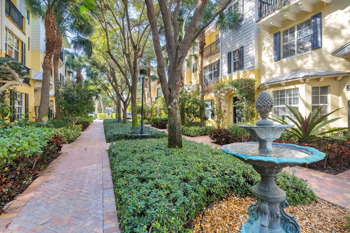 South Florida Real Estate | View 352 N Bromeliad | Listing