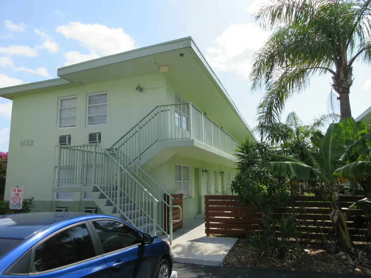 South Florida Real Estate | View 1122 N H Street, 9 | 1 Bed, 1 Bath