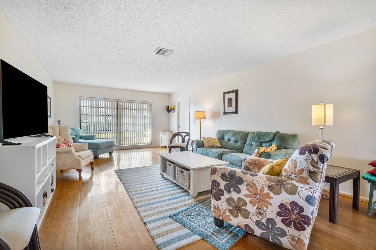 South Florida Real Estate | View 4945 Eaglewood Road, B | Listing