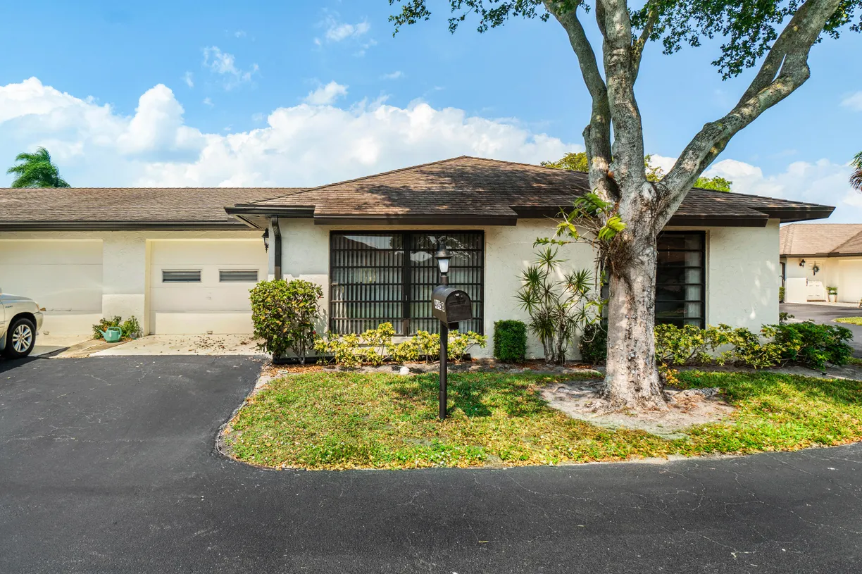South Florida Real Estate | View 4945 Eaglewood Road, B | Listing