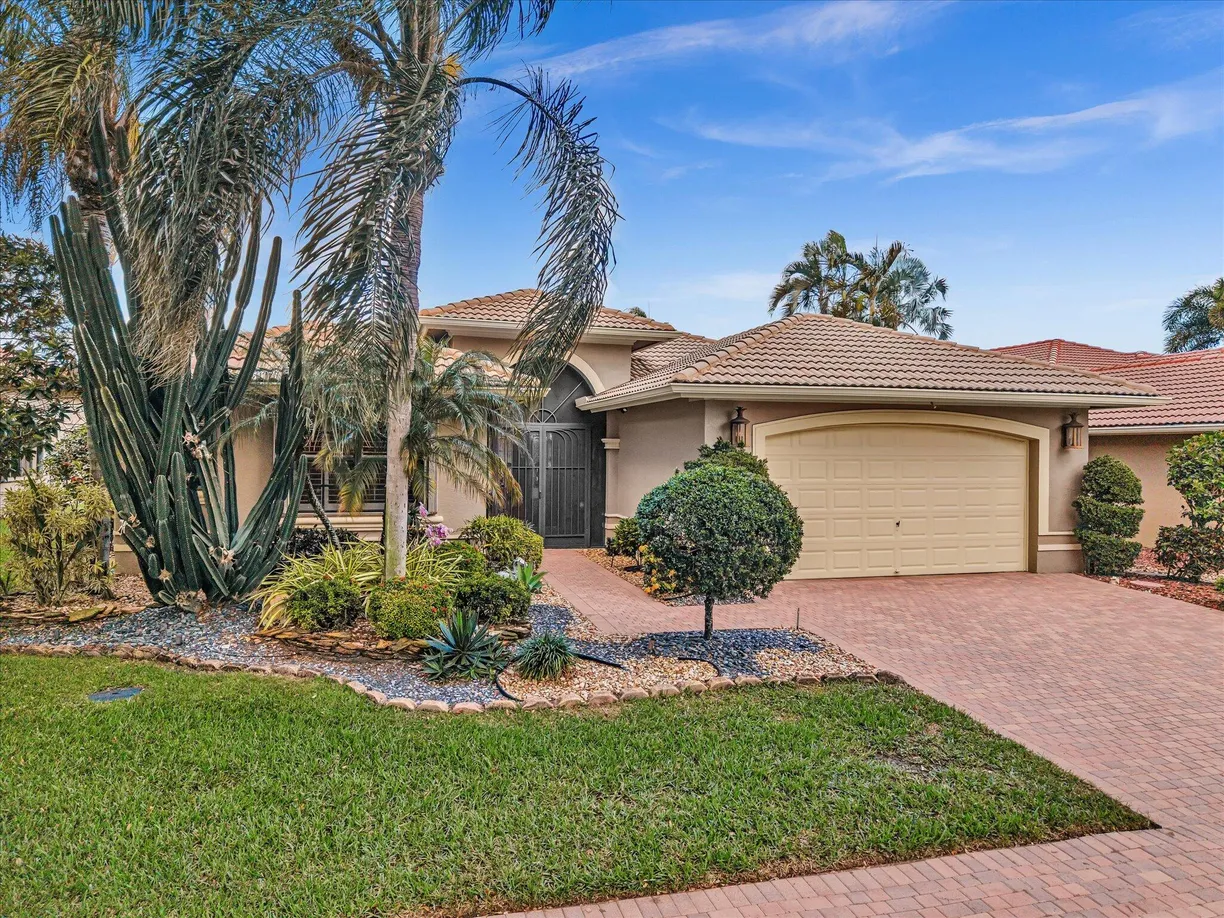 South Florida Real Estate | View 7908 Via Grande | 3 Beds, 3 Baths