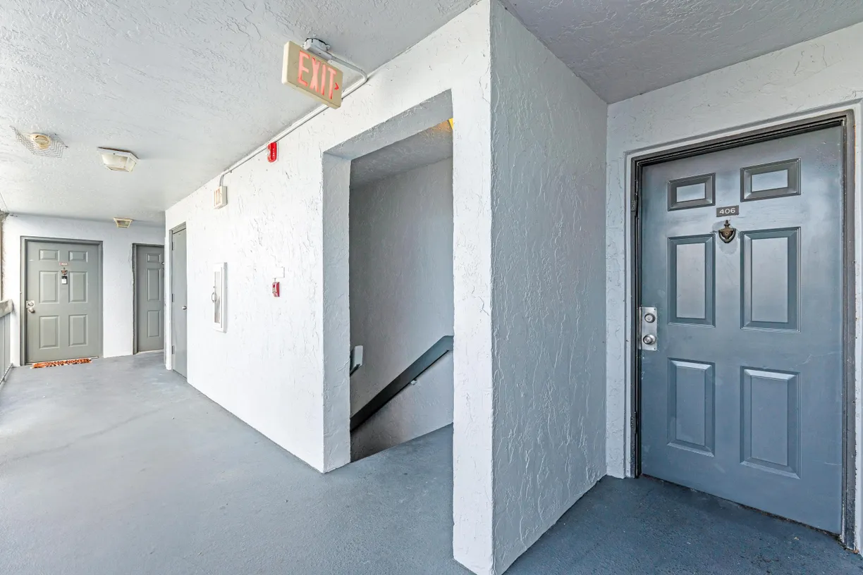 South Florida Real Estate | View 2000 N Congress Avenue, 406 | Listing