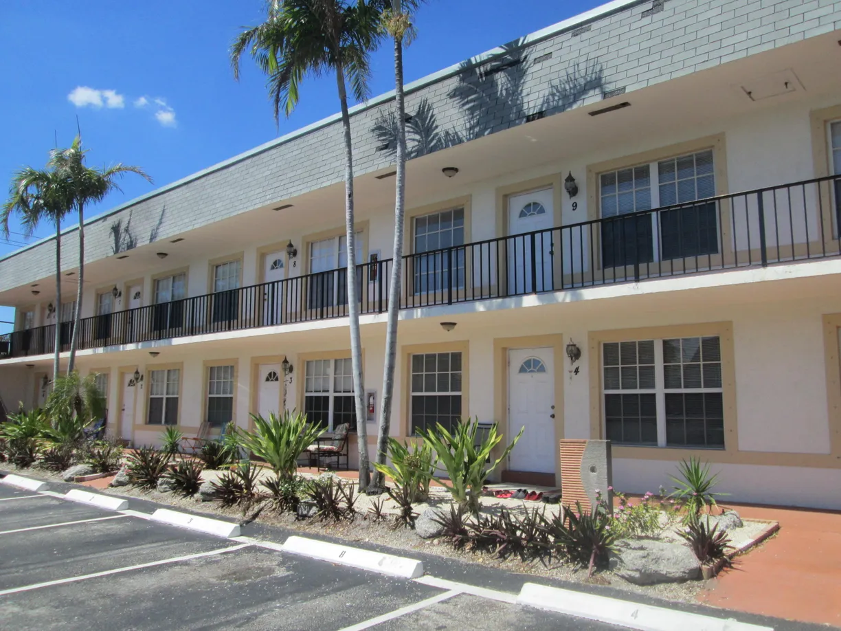 South Florida Real Estate | View 405 N Cypress Drive, 4 | 2 Beds, 1 Bath