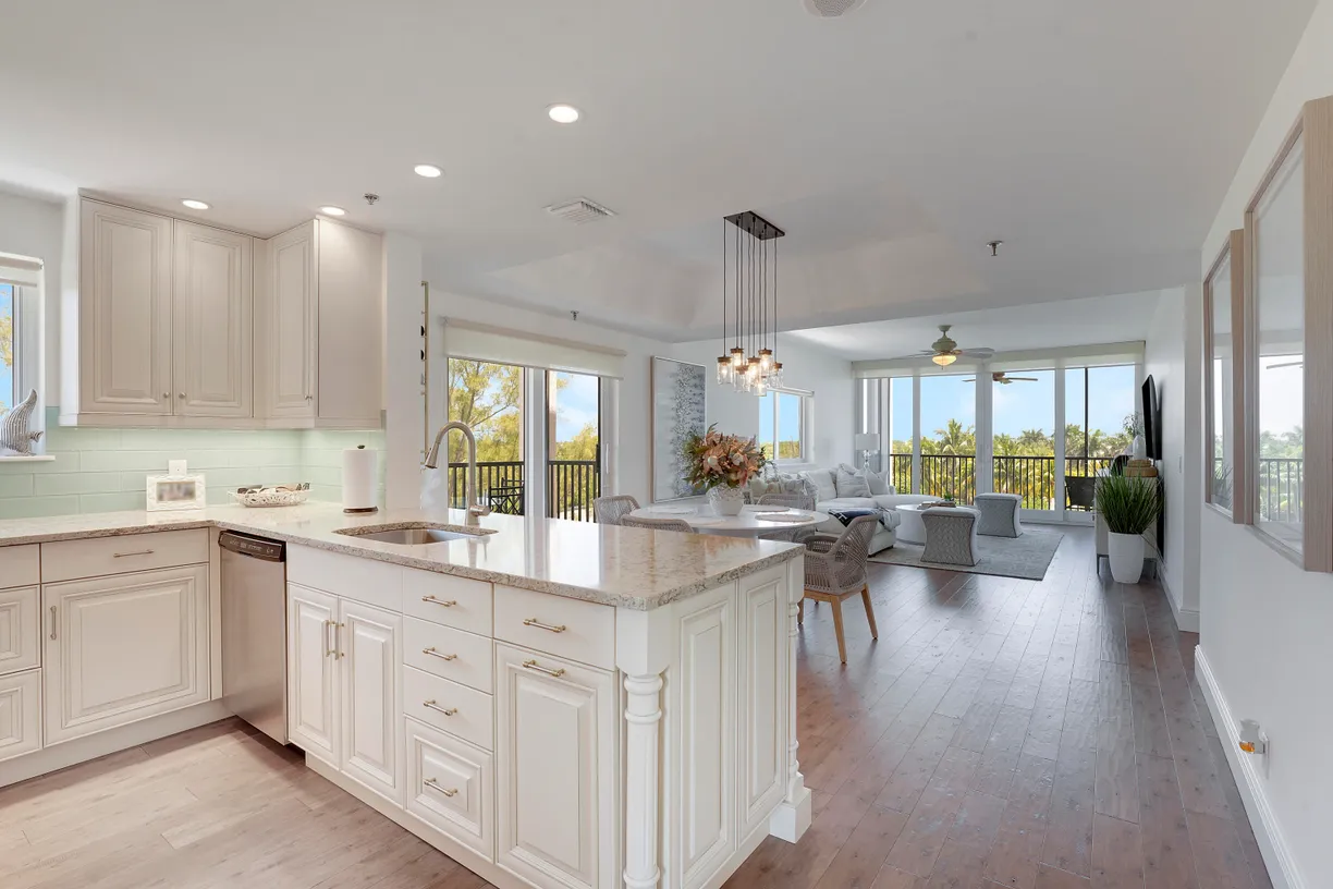 South Florida Real Estate | View 11370 12 Oaks Way, 511 | 2 Beds, 2 Baths