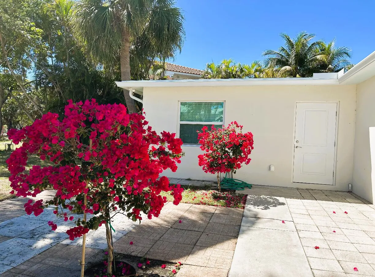 South Florida Real Estate | View 121 S Lake Drive, B | Listing