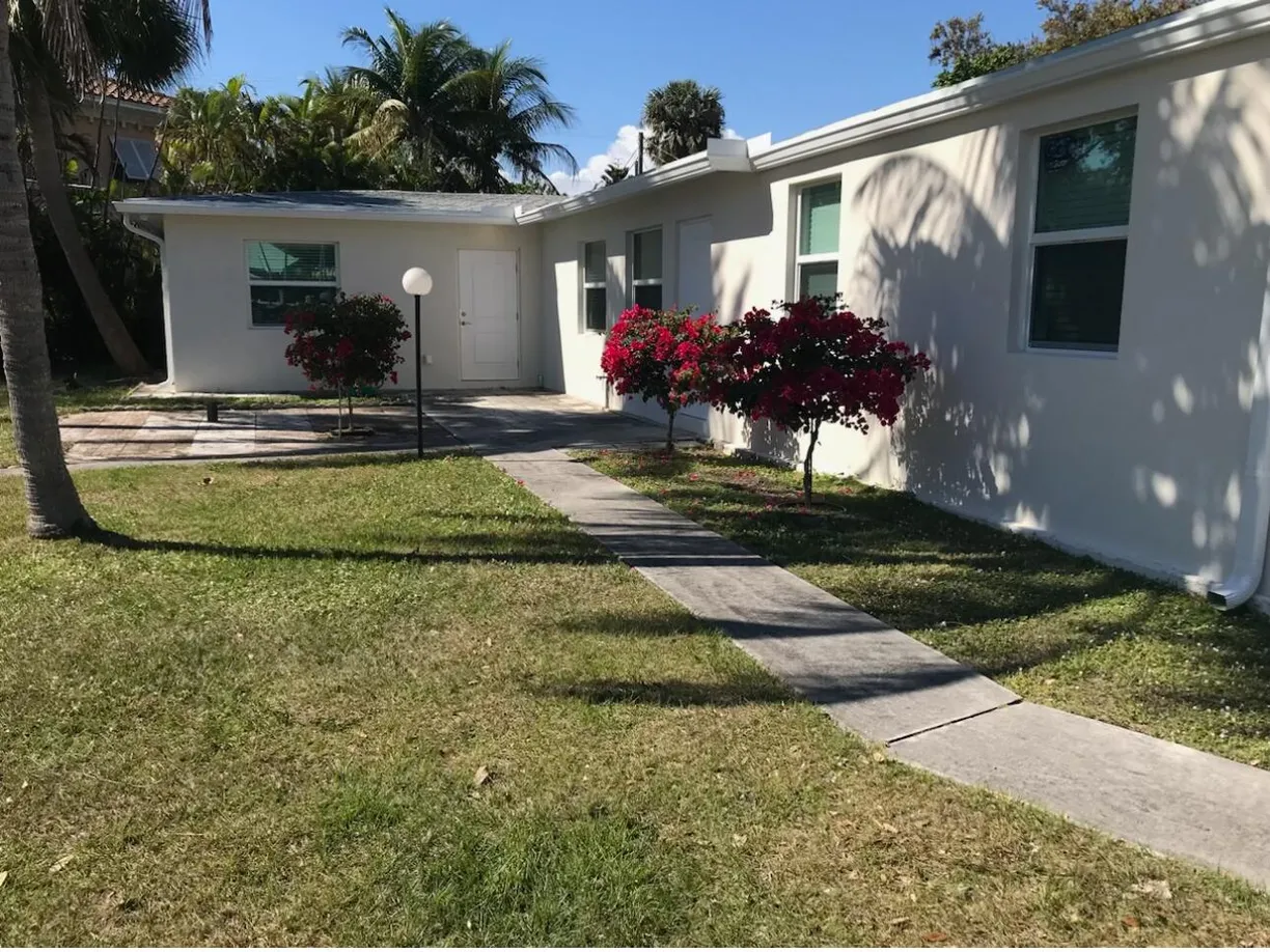 South Florida Real Estate | View 121 S Lake Drive, B | 3 Beds, 2 Baths